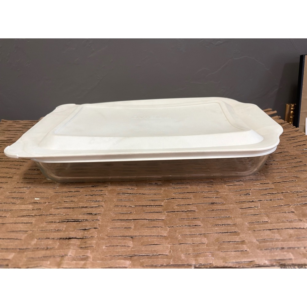 Pyrex Clear Glass Oblong Baking Dish with White Lid 233-PC 3 Quart 13x9 Roaster